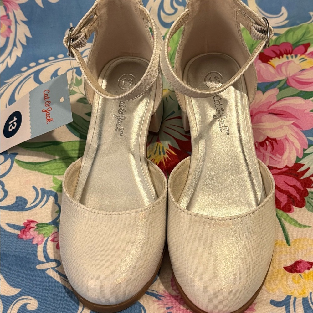 Cat & Jack Shimmery White Block Heeled Dress Shoes for Girls Size 13 Flower Girl